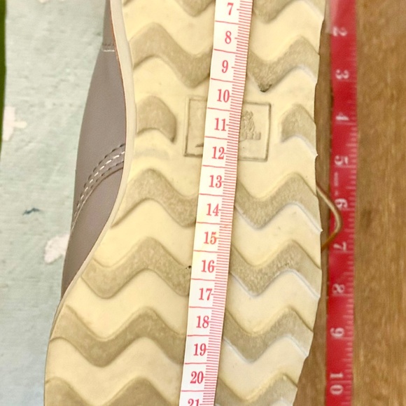 Red Wing Heritage Women’s 6-in Classic Moc Boots - Picture 6 of 7